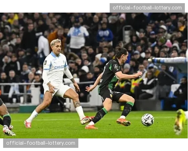 战报：朗斯主场战平，但其上座率连续第三个赛季位居法甲前列